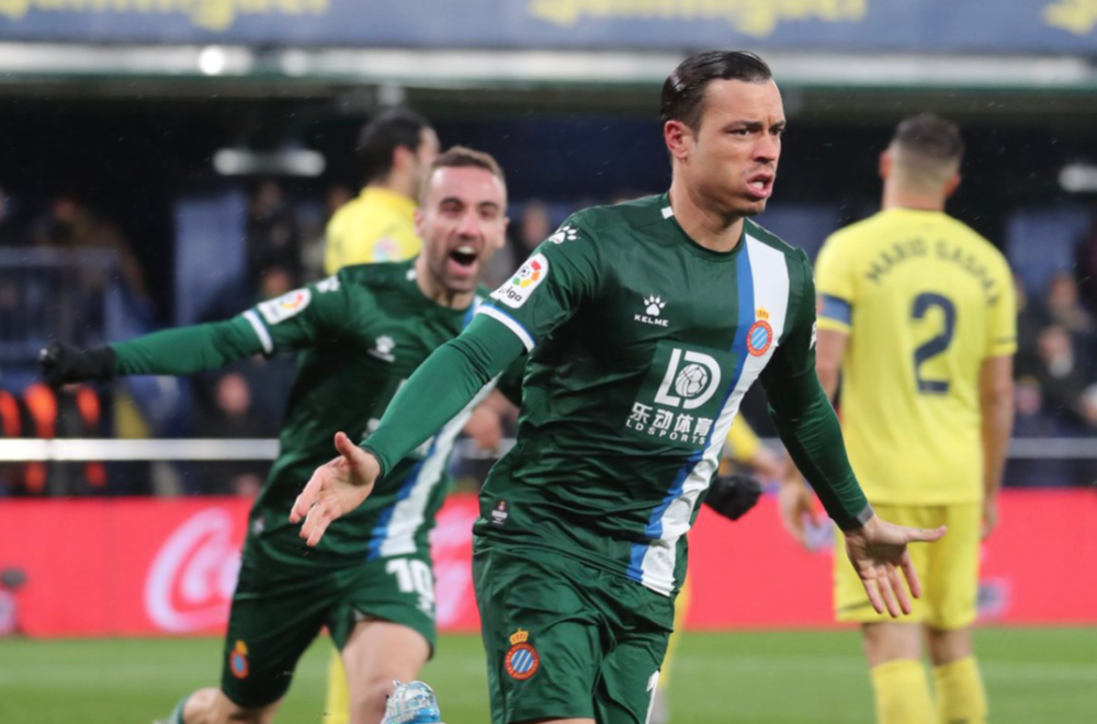 开云直播 -佩洛西为何绕一大圈窜台